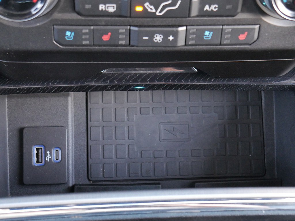 Used 2020 Ford F250 Platinum w/ FX4 Off-Road Package AWD/4WD image 52
