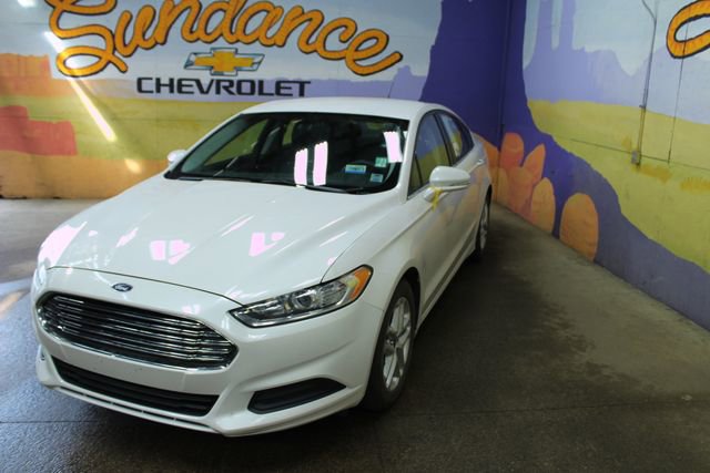 Used 2015 Ford Fusion SE FWD image 4