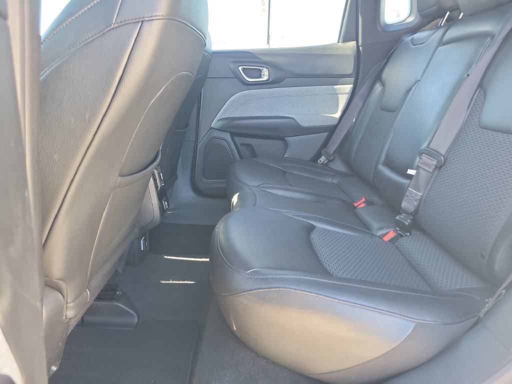 Used 2024 Jeep Compass Latitude AWD/4WD image 13