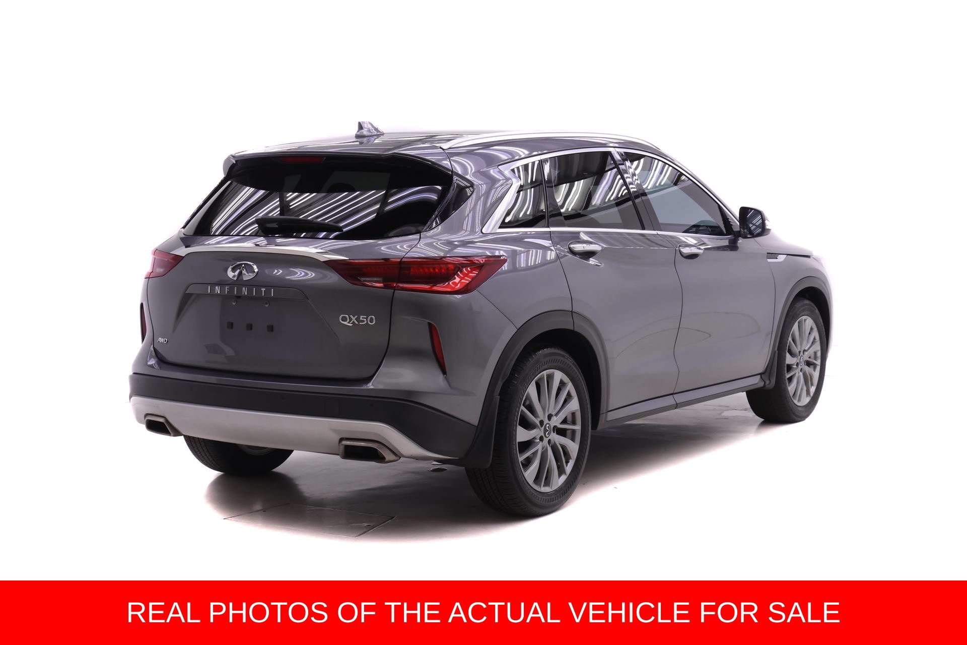 Used 2023 INFINITI QX50 Luxe AWD/4WD image 2