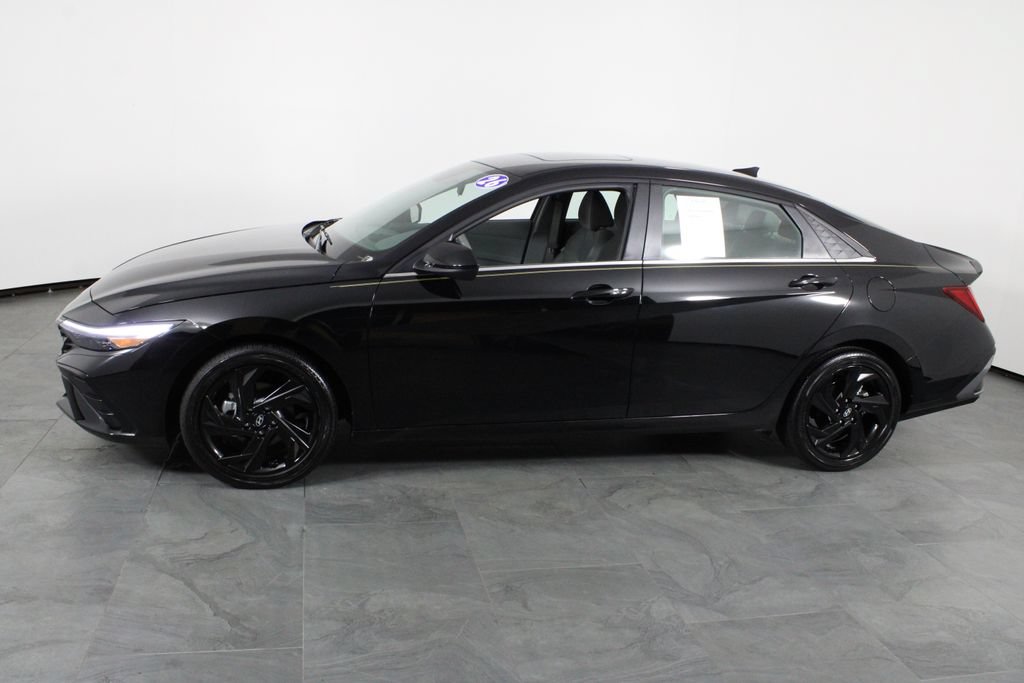 Certified 2026 Hyundai Elantra SEL Sport Premium w/ Cargo Package FWD image 14