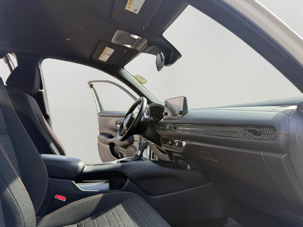 Used 2025 Honda HR-V Sport image 11