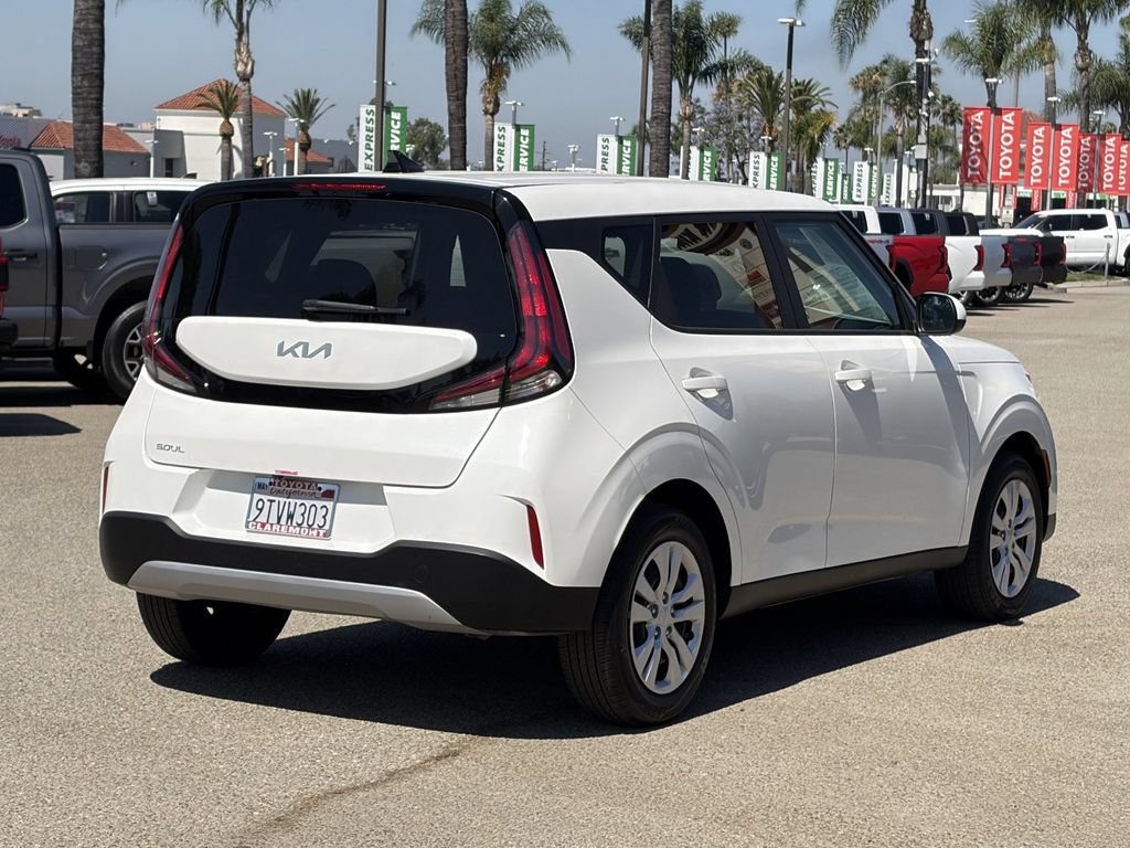 Used 2025 Kia Soul LX FWD image 44