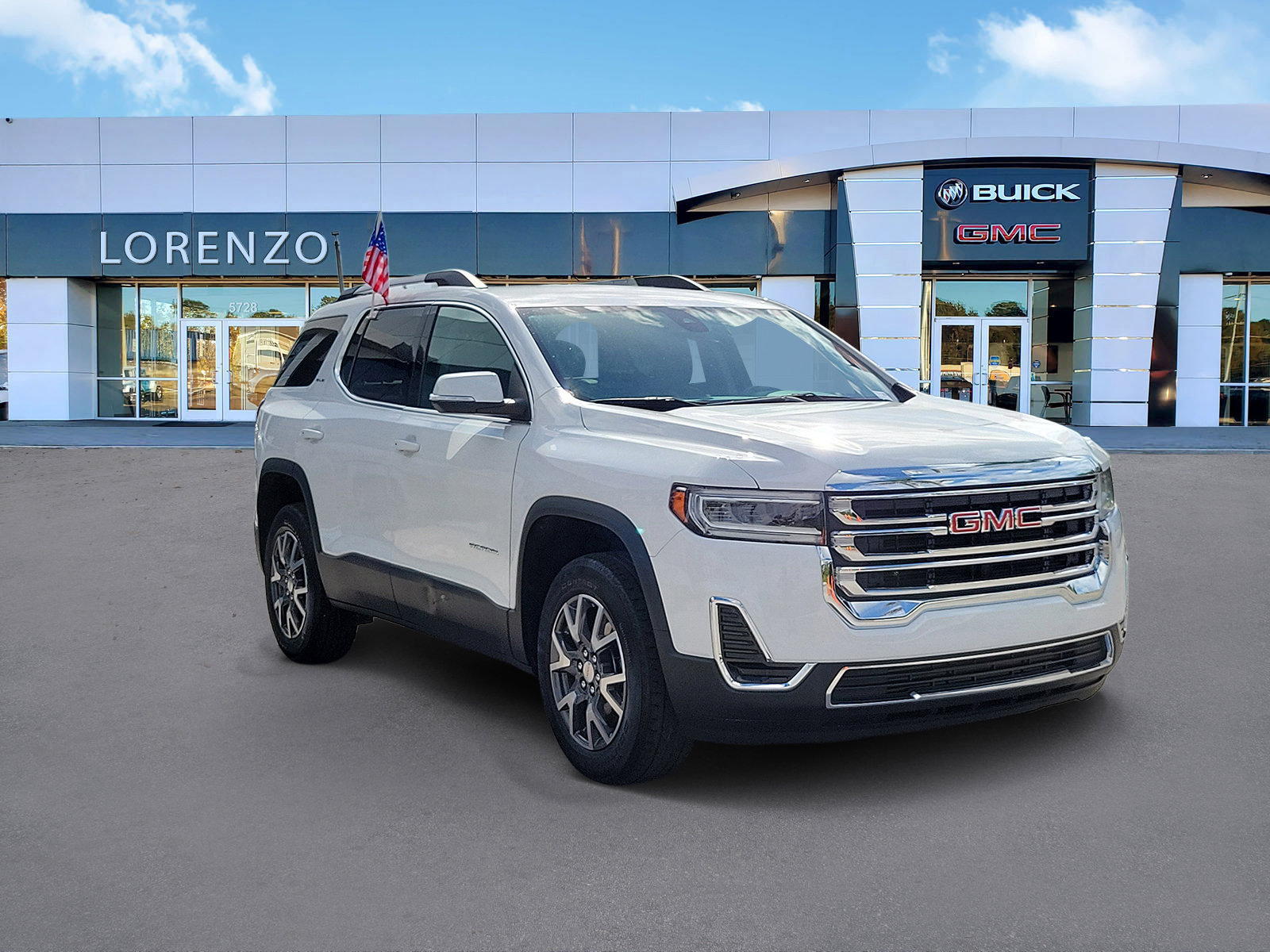 Used 2023 GMC Acadia SLE w/ Driver Convenience Package FWD image 3