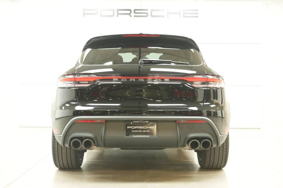 Certified 2026 Porsche Macan AWD/4WD image 12