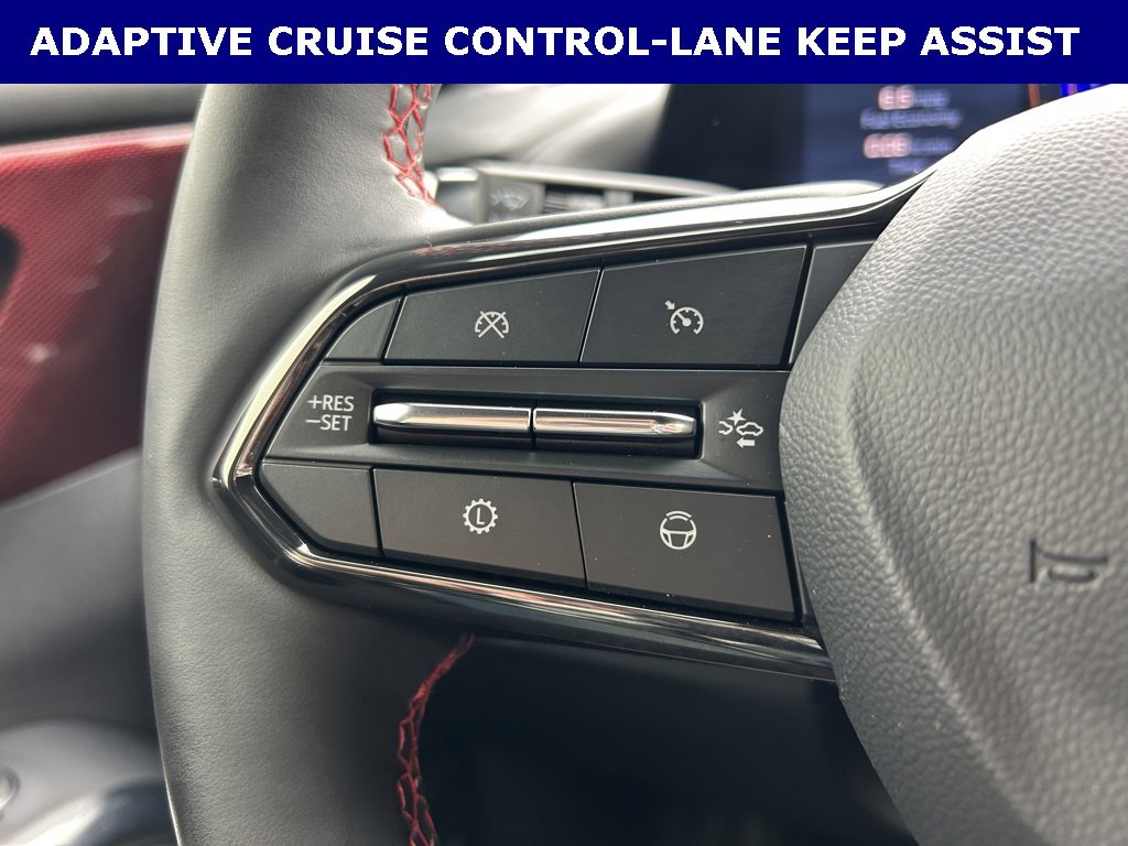 Used 2025 Chevrolet Traverse RS image 16