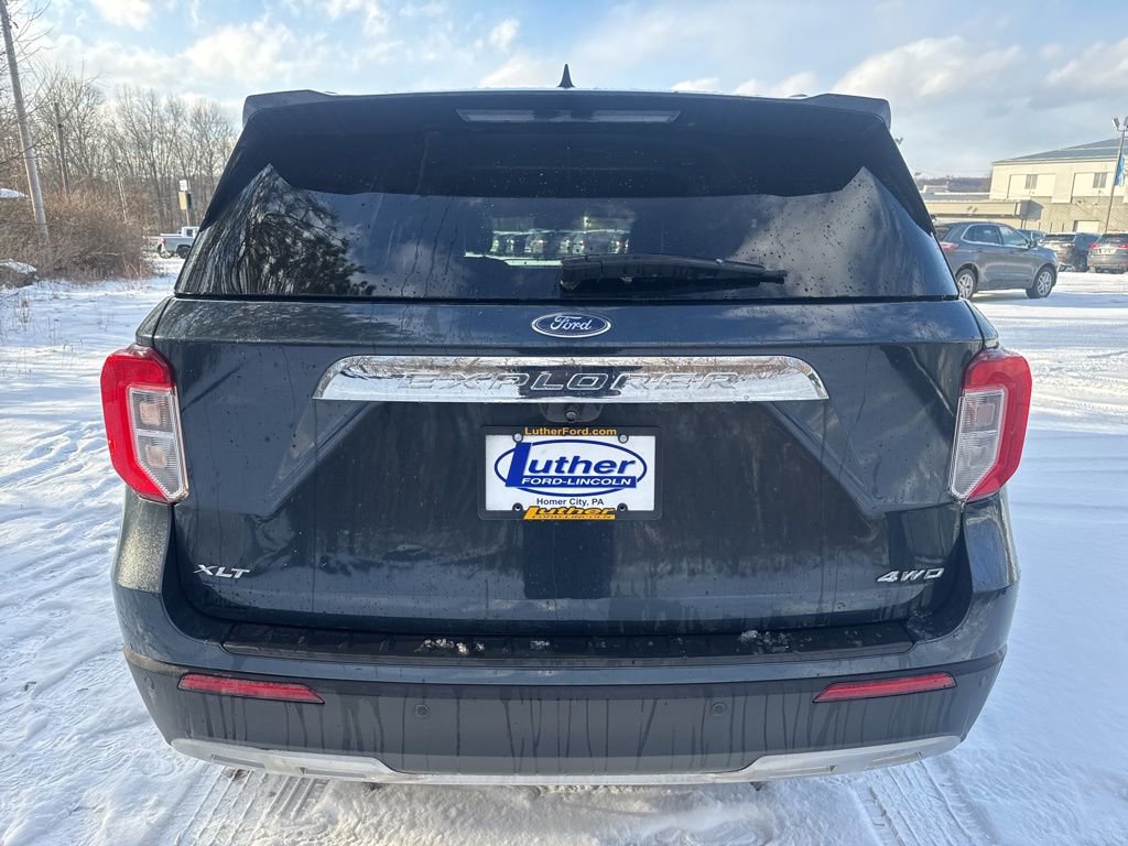 Used 2022 Ford Explorer XLT w/ Equipment Group 202A image 8