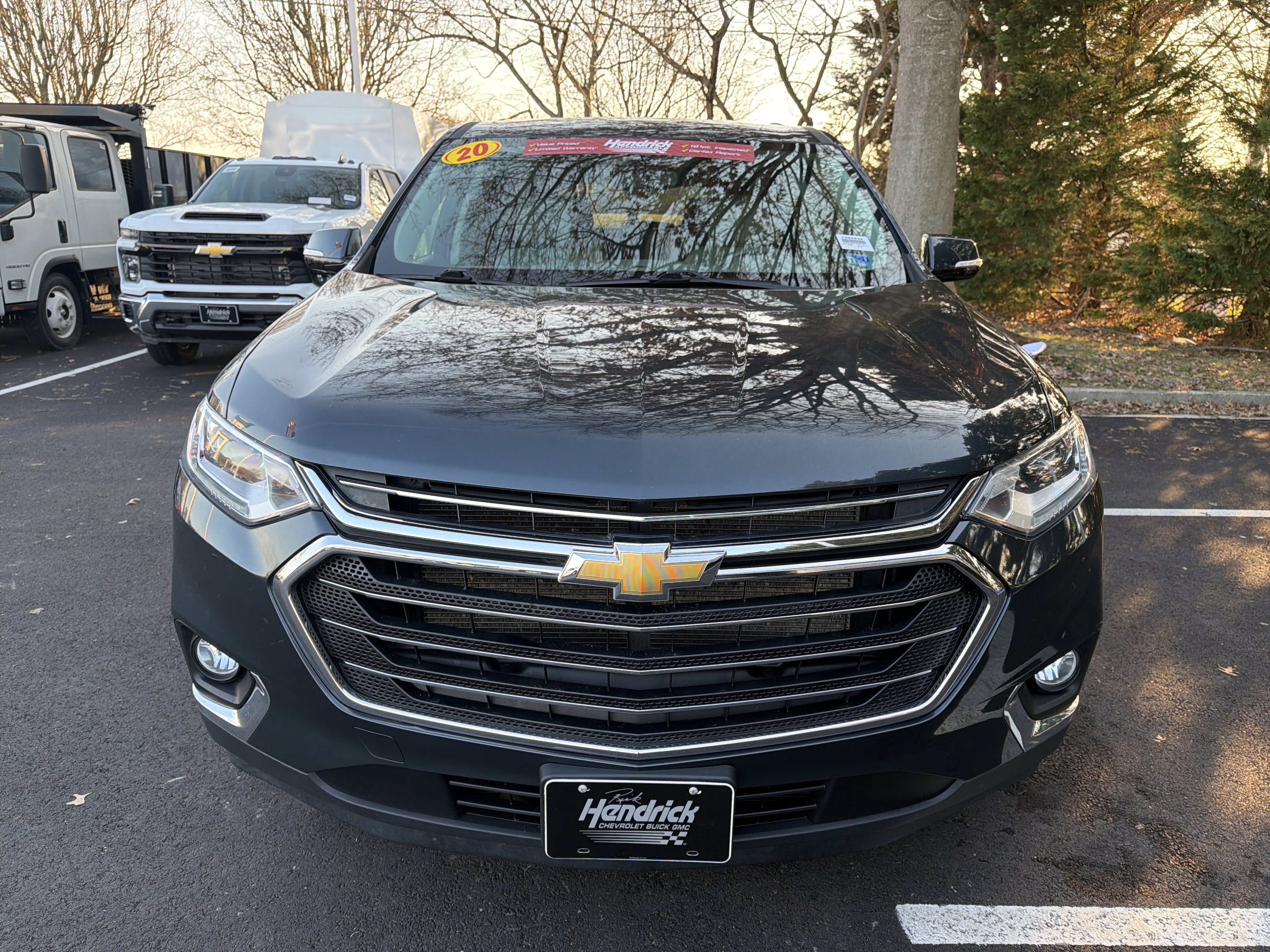 Used 2020 Chevrolet Traverse LT image 3