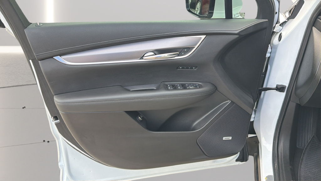 Used 2024 Cadillac XT6 Luxury FWD image 9
