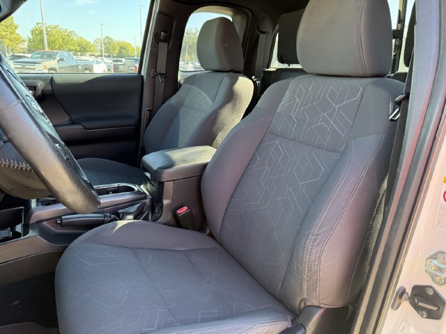 Used 2018 Toyota Tacoma TRD Sport AWD/4WD image 22