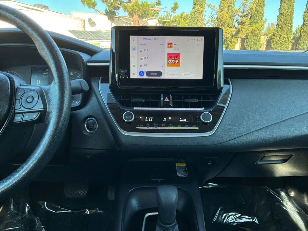 Used 2025 Toyota Corolla LE w/ LE Premium Package FWD image 15
