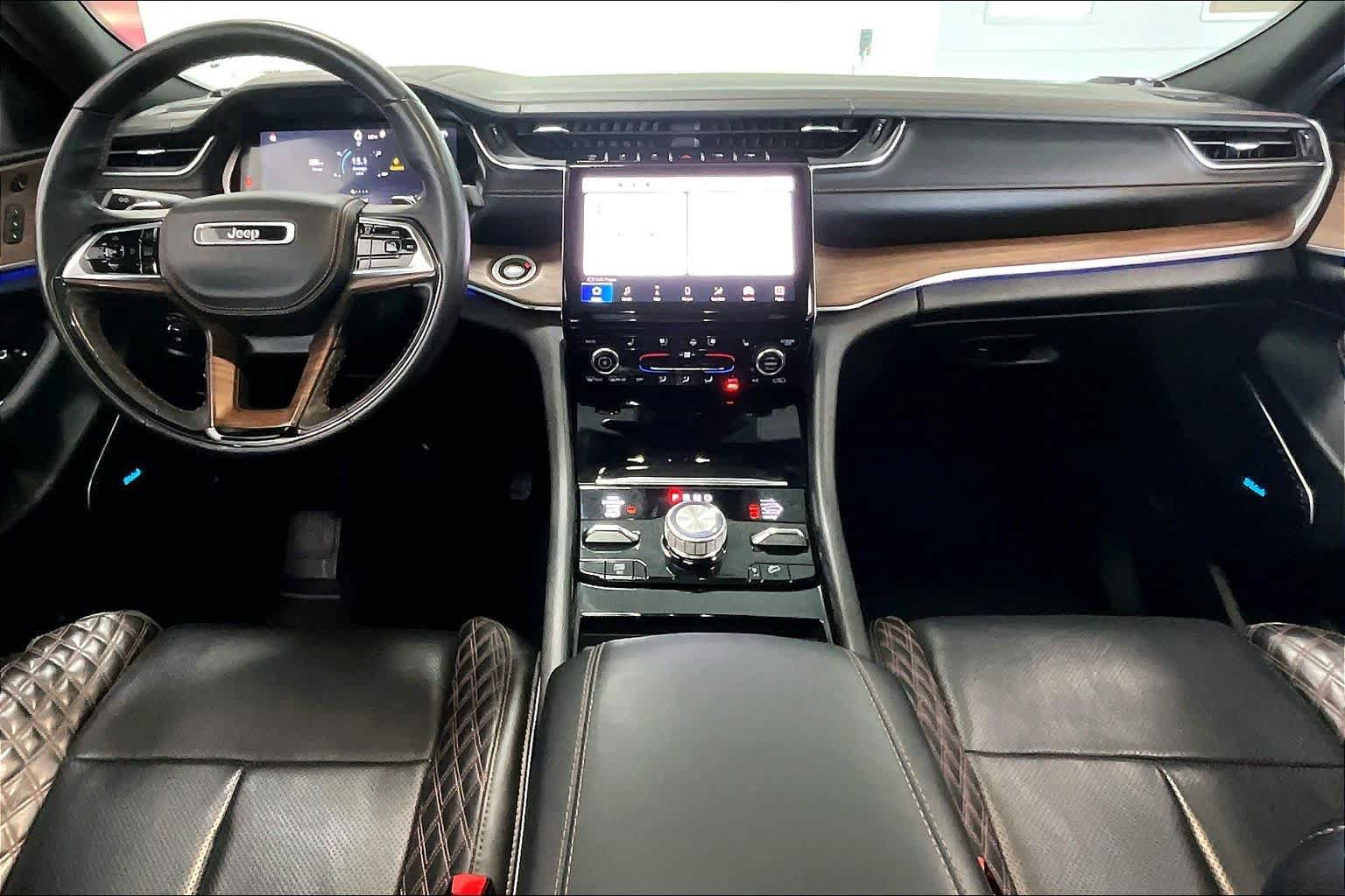 Used 2022 Jeep Grand Cherokee Summit AWD/4WD image 8