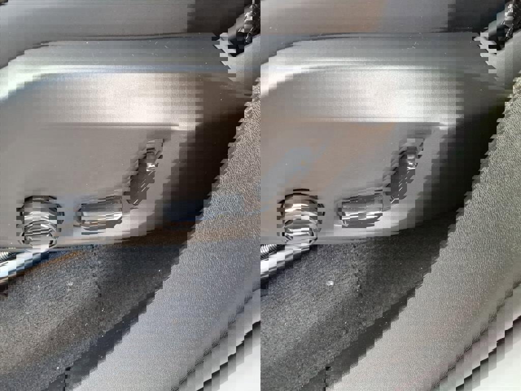 New 2026 Volvo XC90 B6 Plus w/ Protection Package Premier image 14