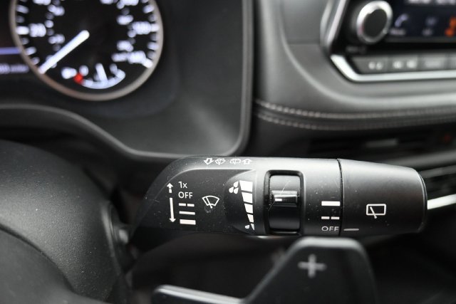 Used 2024 Nissan Rogue S FWD image 28