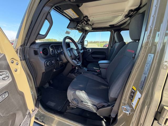 Used 2025 Jeep Wrangler Unlimited Rubicon AWD/4WD image 16