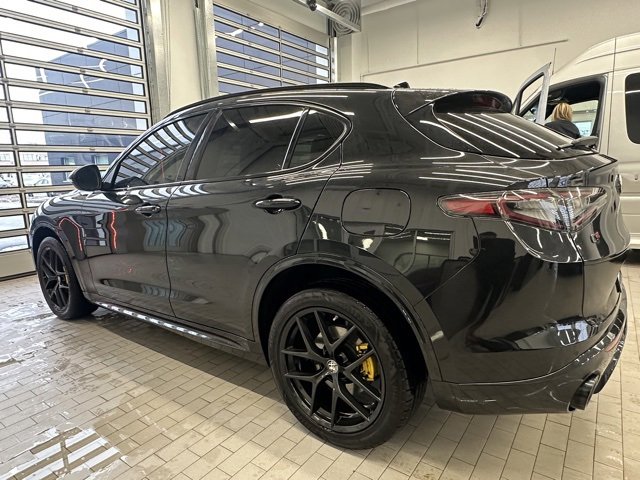 Used 2021 Alfa Romeo Stelvio Ti Sport image 5