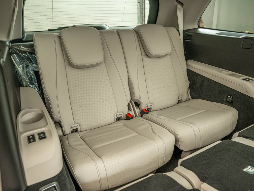 Used 2026 Mercedes-Benz GLS 450 4MATIC image 34