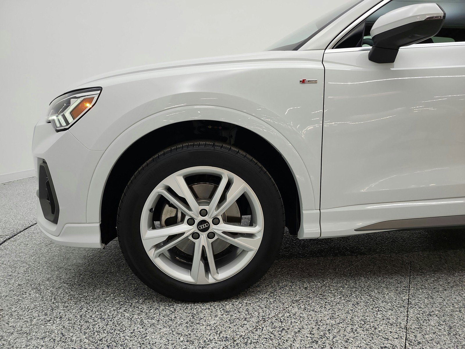 Used 2023 Audi Q3 2.0T Premium Plus w/ Premium Plus Package AWD/4WD image 22