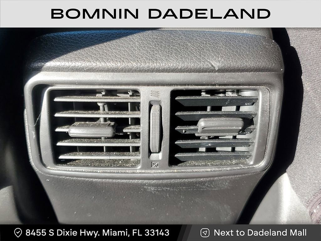 Used 2021 Nissan Rogue Sport SV image 12