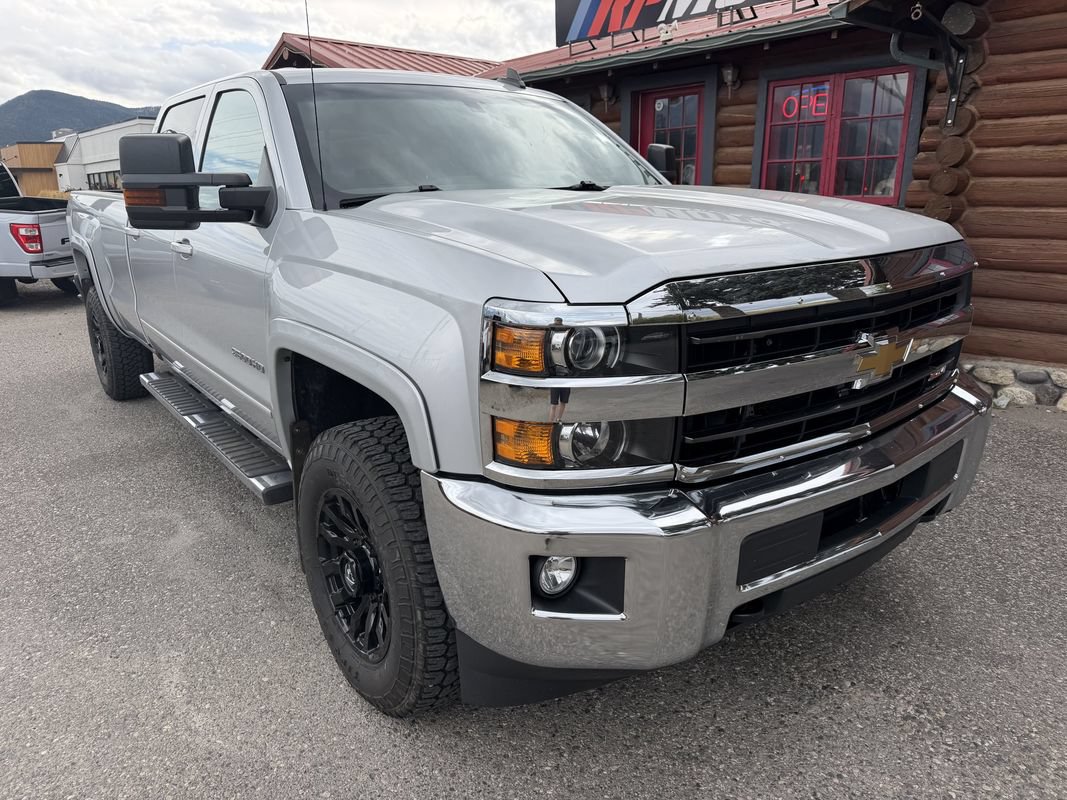 Used 2018 Chevrolet Silverado 3500 LT w/ LT Convenience Package AWD/4WD image 2