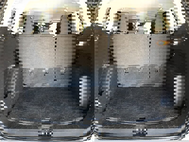 Used 2019 Ford Escape SE image 25