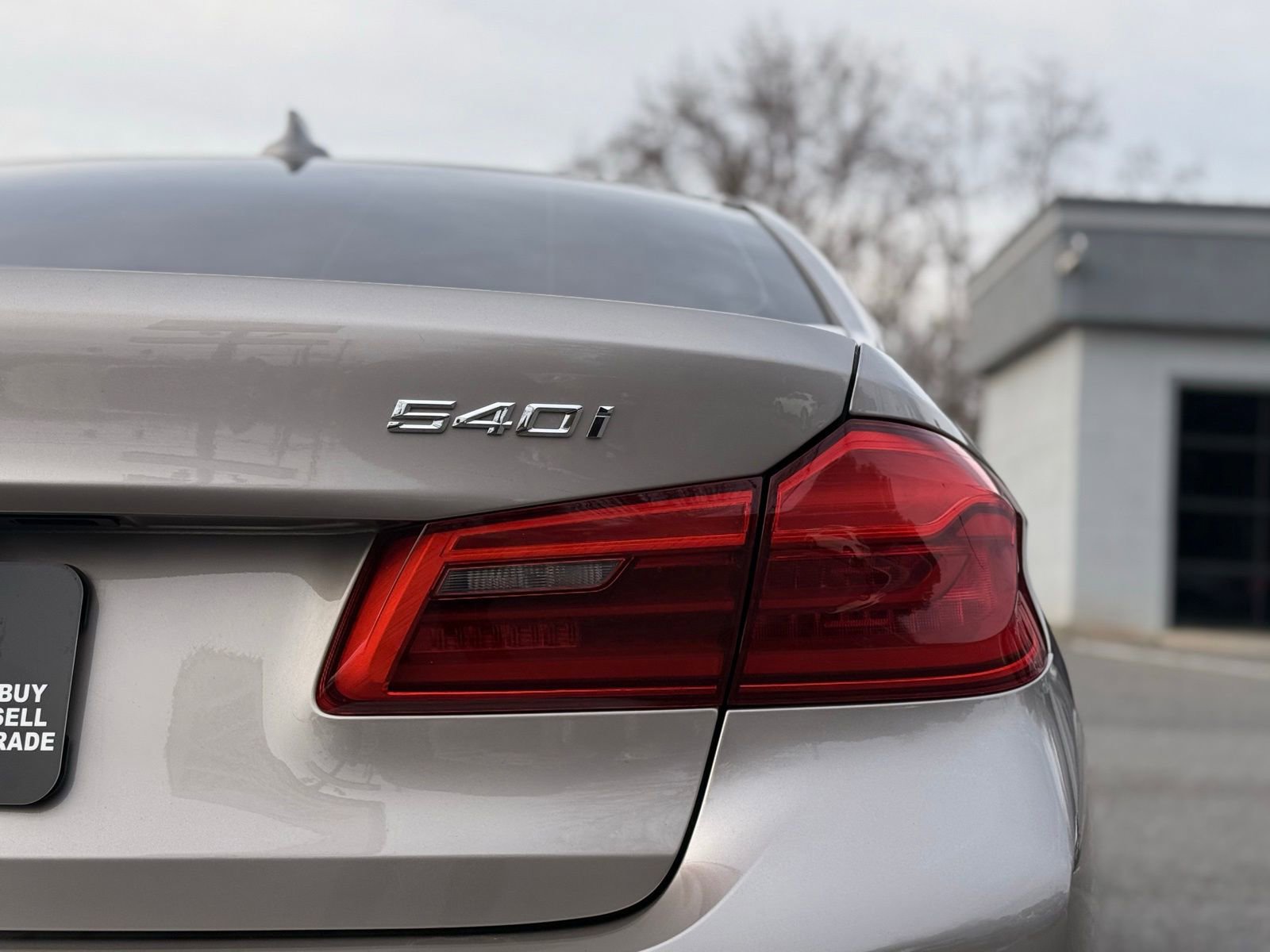 Used 2017 BMW 540i xDrive image 10