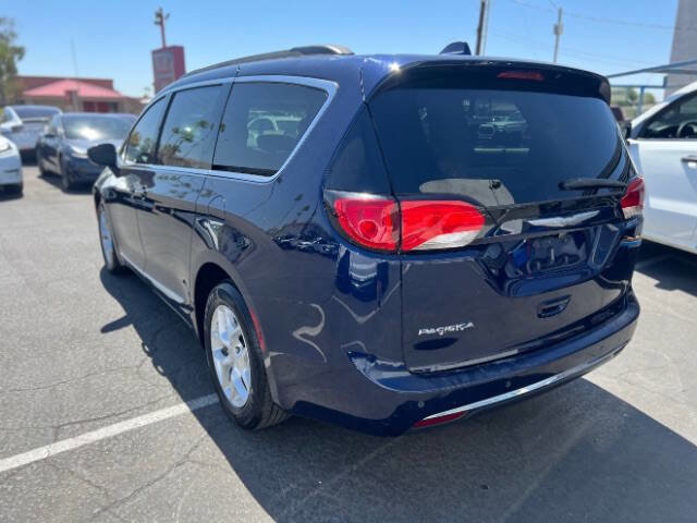 Used 2017 Chrysler Pacifica Touring-L w/ Tire & Wheel Group image 6