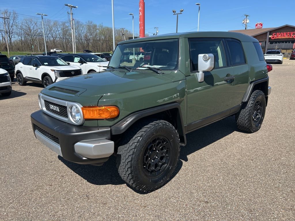 Used 2013 Toyota FJ Cruiser 4WD w/ Convenience Pkg image 3