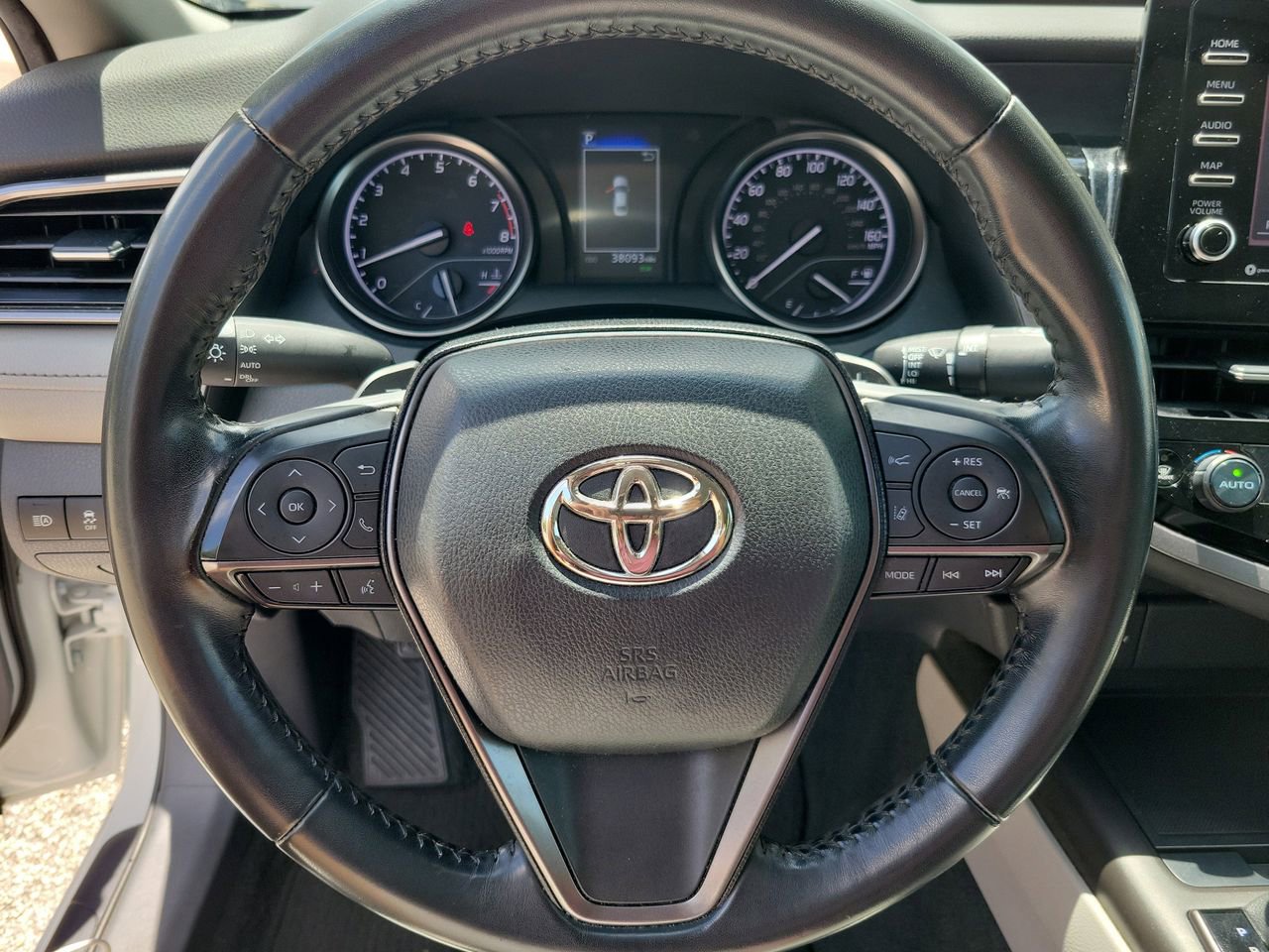 Used 2023 Toyota Camry SE w/ Convenience Package FWD image 18
