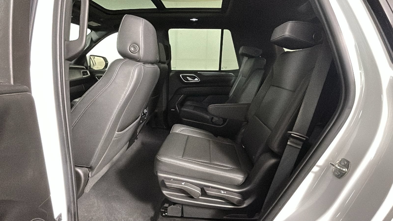 Used 2022 Chevrolet Tahoe Z71 AWD/4WD image 32