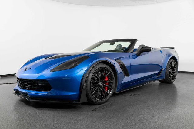 Used 2015 Chevrolet Corvette Z06 w/ 3LZ Preferred Equipment Group image 4