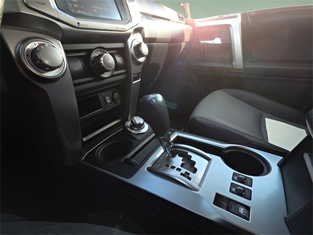 Used 2016 Toyota 4Runner SR5 Premium image 18