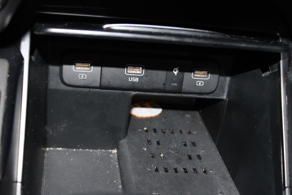 Used 2023 Kia Sorento S w/ Panoramic Sunroof Package image 28