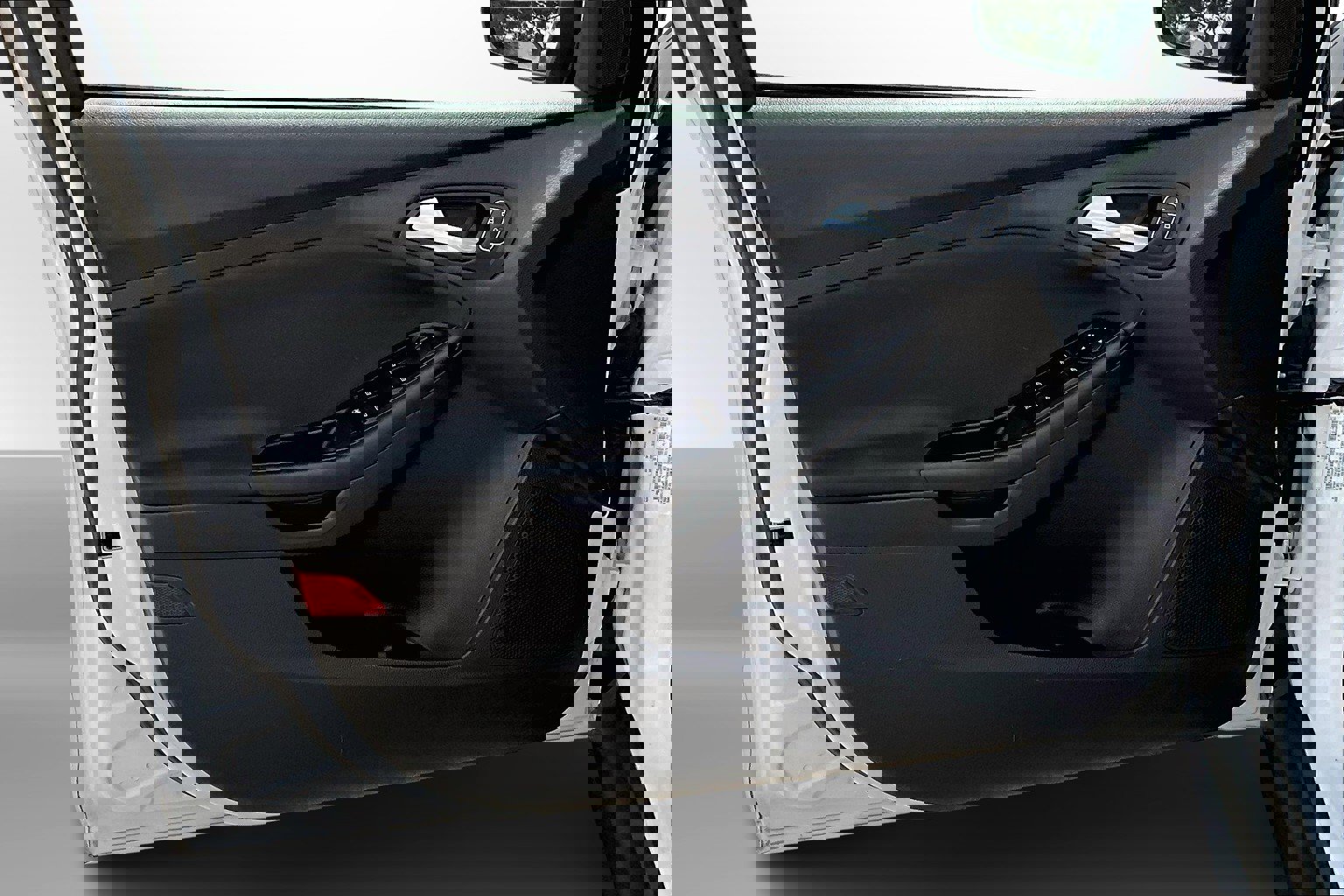 Used 2018 Ford Focus SE image 25