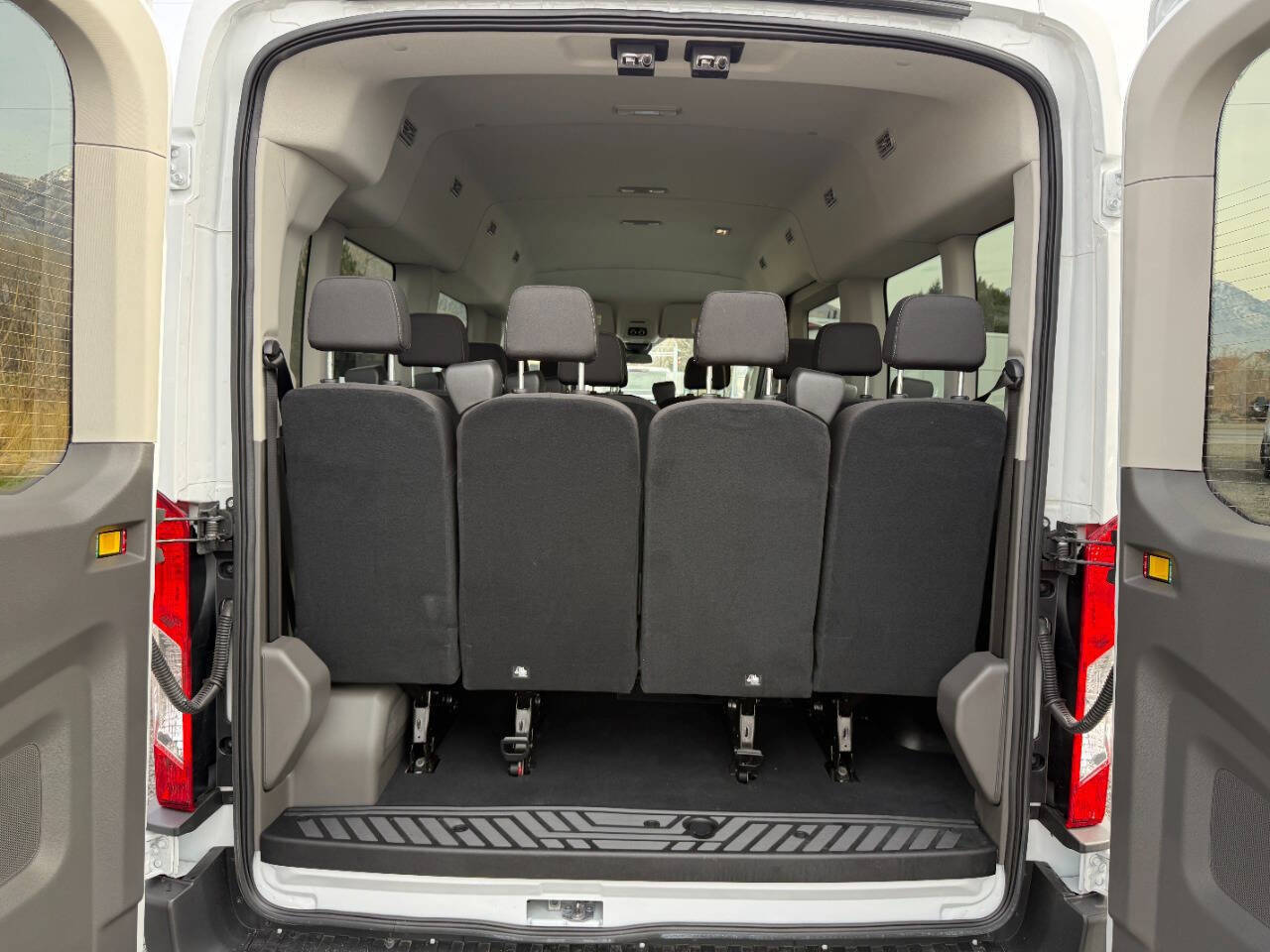 Used 2023 Ford Transit 350 XLT image 27