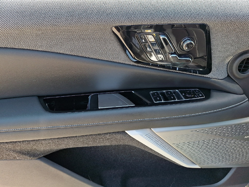 New 2027 Cadillac Optiq Luxury AWD/4WD image 8