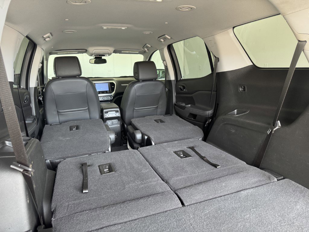 Used 2023 GMC Acadia SLT image 48