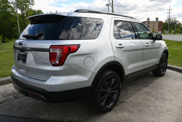 Used 2017 Ford Explorer XLT w/ Equipment Group 202A AWD/4WD image 5