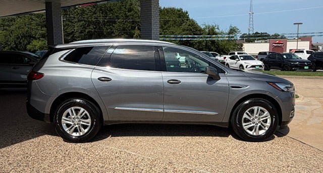 Used 2019 Buick Enclave Essence FWD image 2