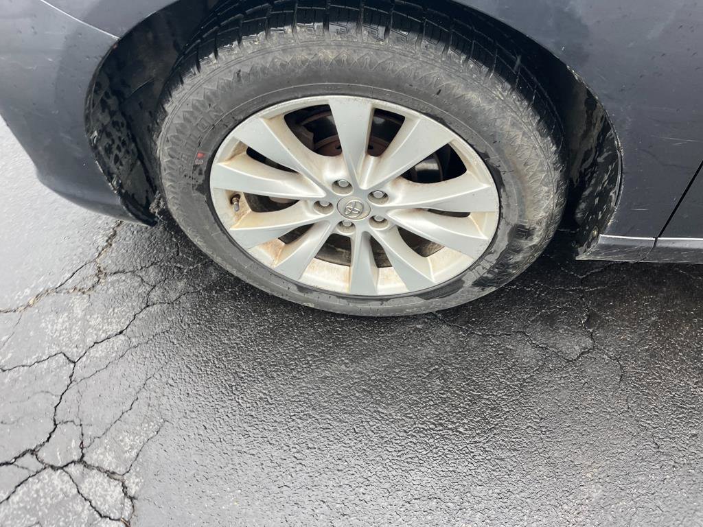 Used 2013 Toyota Venza LE AWD/4WD image 30