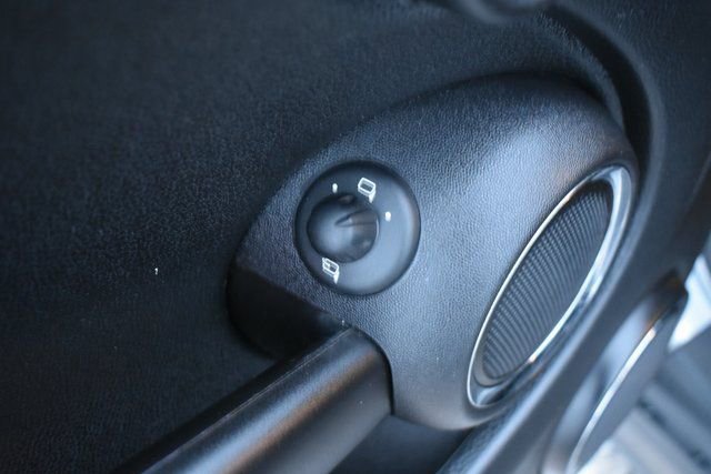 Used 2010 MINI Cooper Clubman Hardtop w/ Premium Pkg image 15