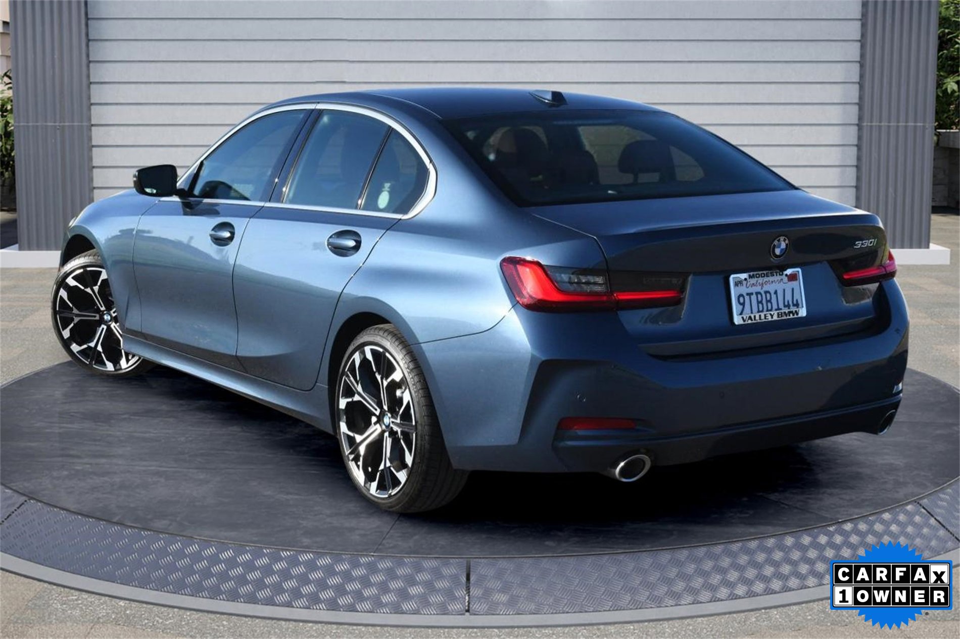 Used 2025 BMW 330i Sedan w/ Convenience Package image 4