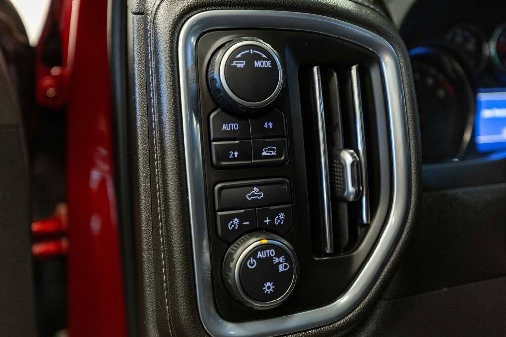 Used 2021 Chevrolet Silverado 1500 LT image 12