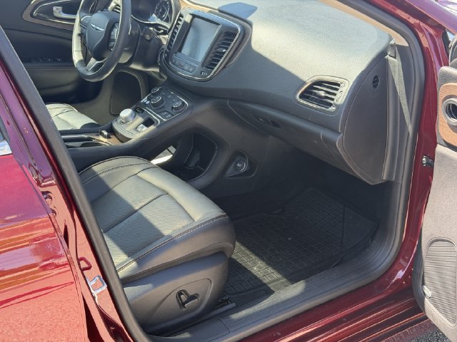 Used 2016 Chrysler 200 C w/ Premium Group FWD image 16