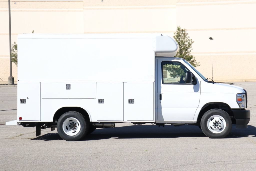 New 2026 Ford E-350 and Econoline 350 Super Duty w/ Power Equipment Group RWD image 9