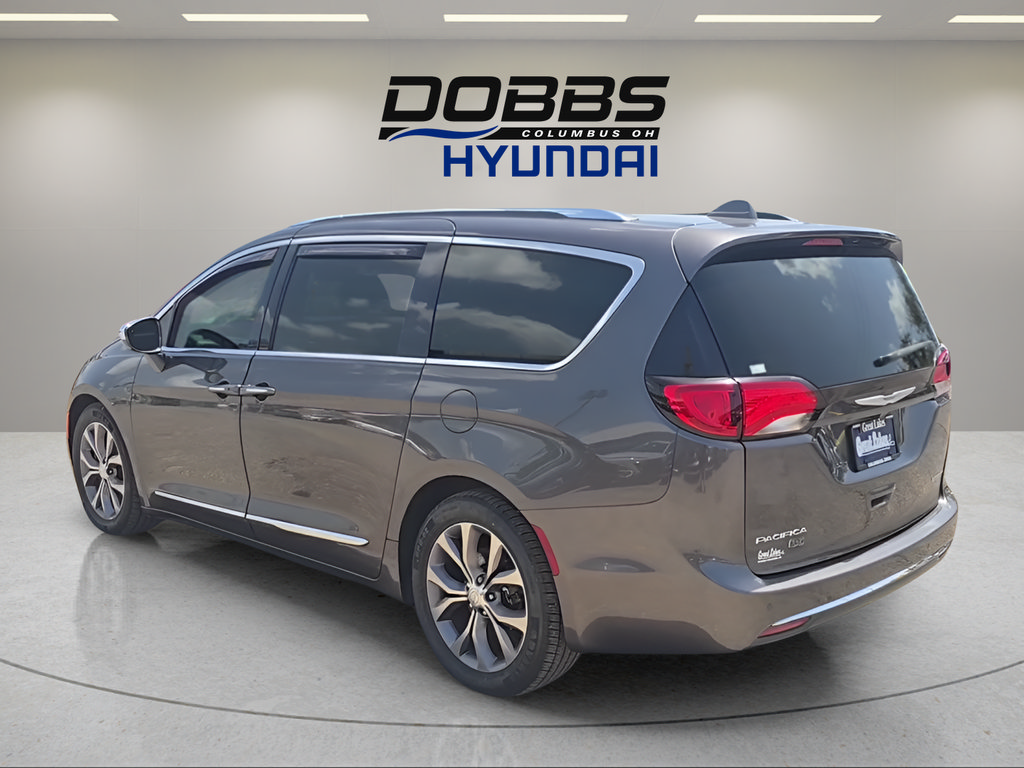 Used 2020 Chrysler Pacifica Limited FWD image 3