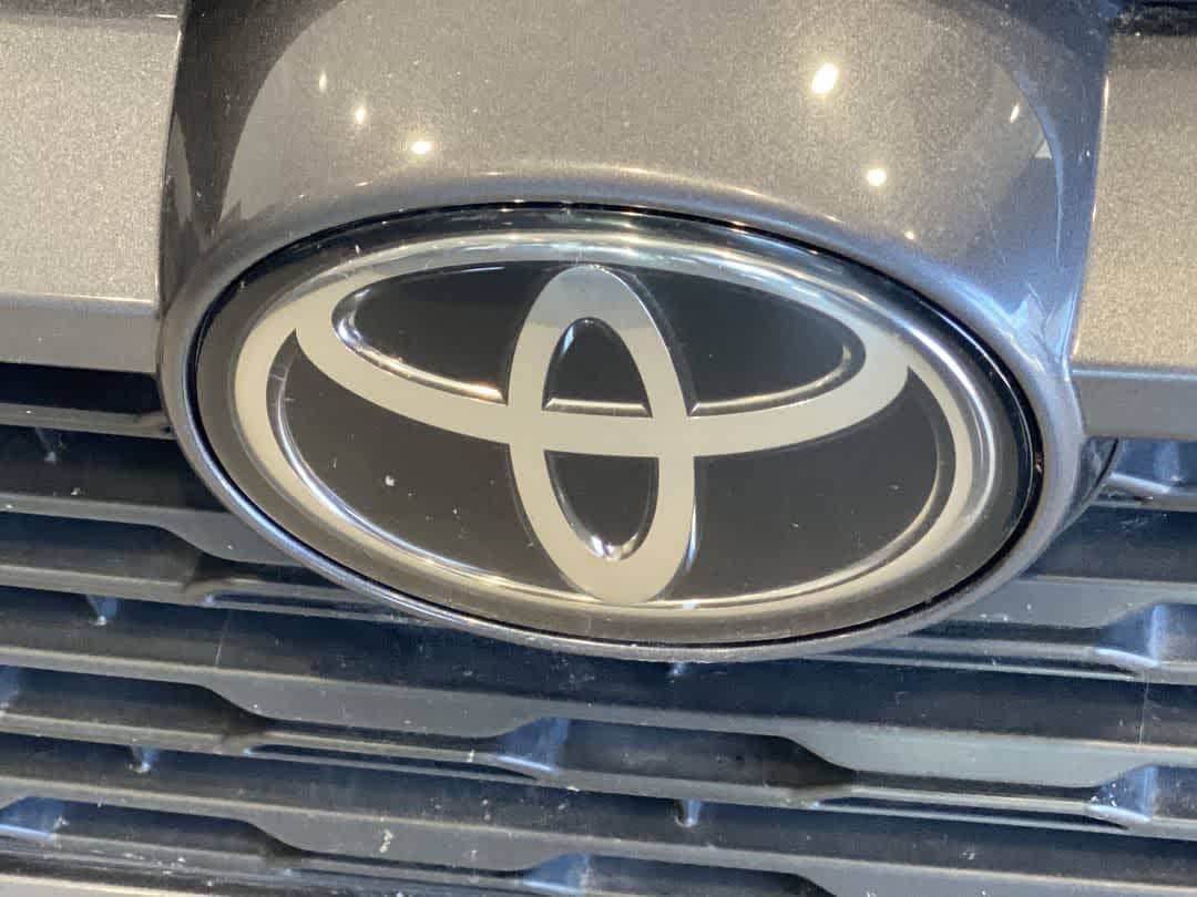 Used 2025 Toyota RAV4 XLE AWD/4WD image 10