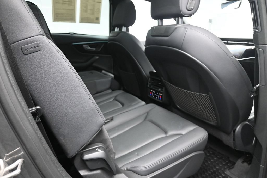 Used 2022 Audi Q7 3.0T Premium Plus w/ Premium Plus Package AWD/4WD image 27