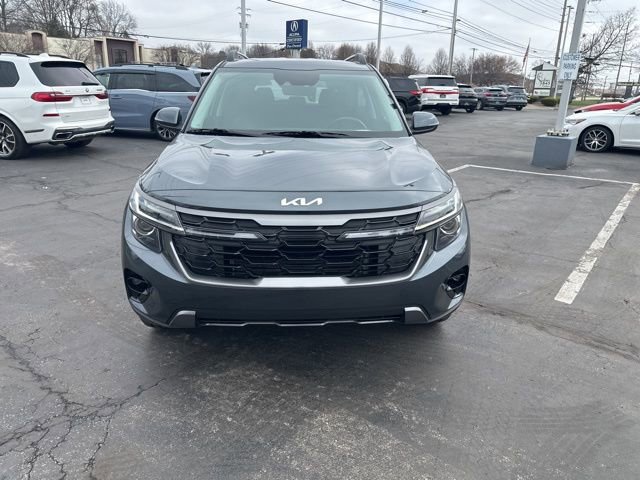 Used 2024 Kia Seltos X-Line image 2