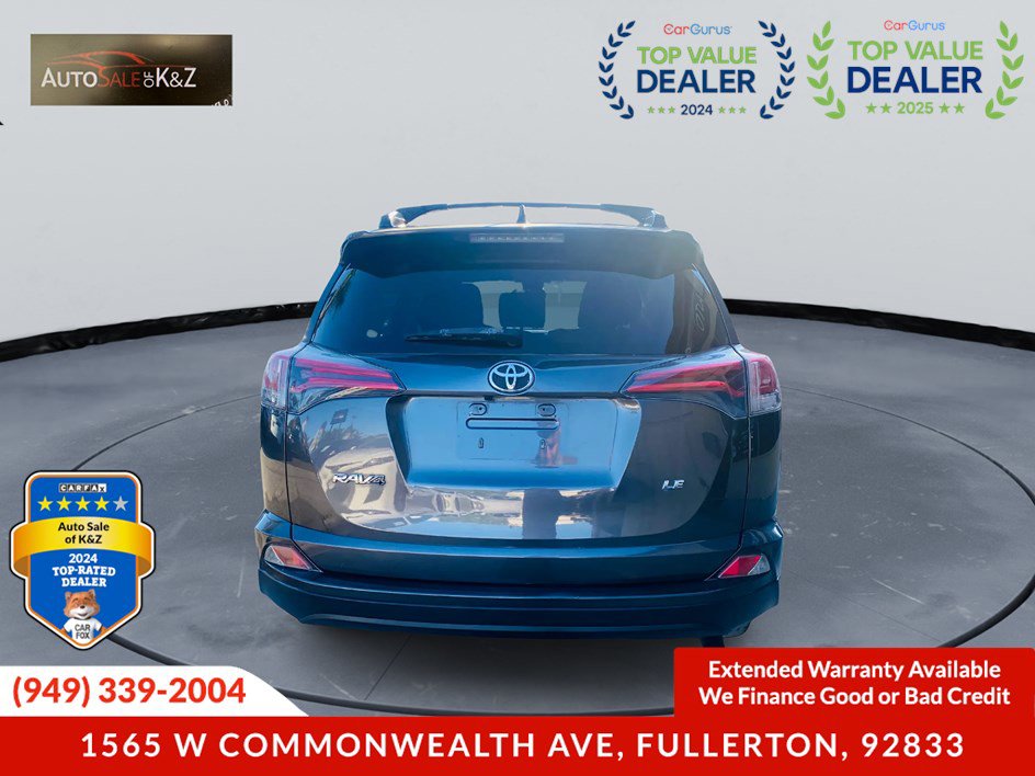 Used 2018 Toyota RAV4 LE w/ Carpet Mat Package image 4